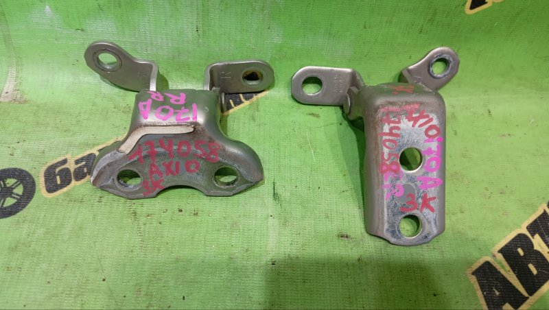 Петля дверная TOYOTA COROLLA AXIO NZE164 1NZ-FE 2012 задняя правая (б/у)