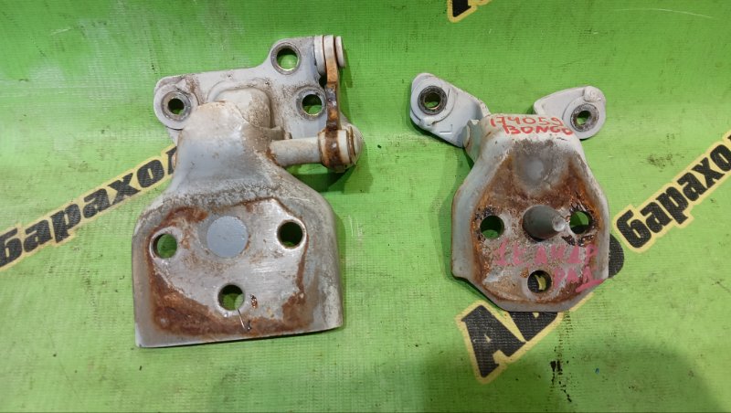 Петля дверная MAZDA BONGO SK82VM F8 2004 передняя левая (б/у)