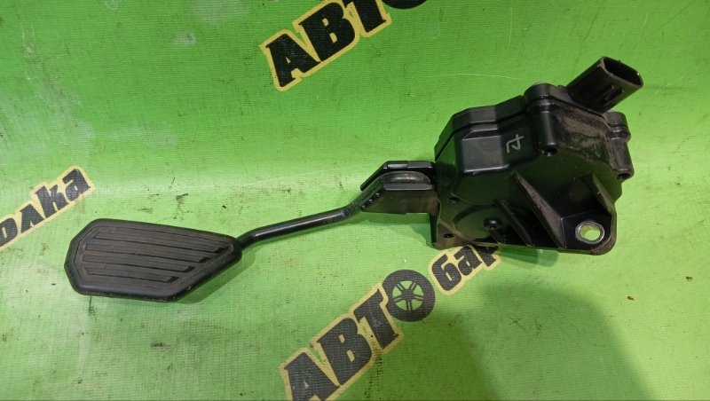 Педаль газа TOYOTA COROLLA AXIO NZE164 1NZ-FE 2012 (б/у)