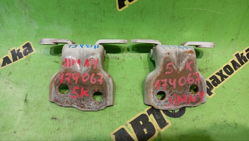 Петля дверная SUZUKI JIMNY JB23W K6A 2011 передняя левая (б/у)