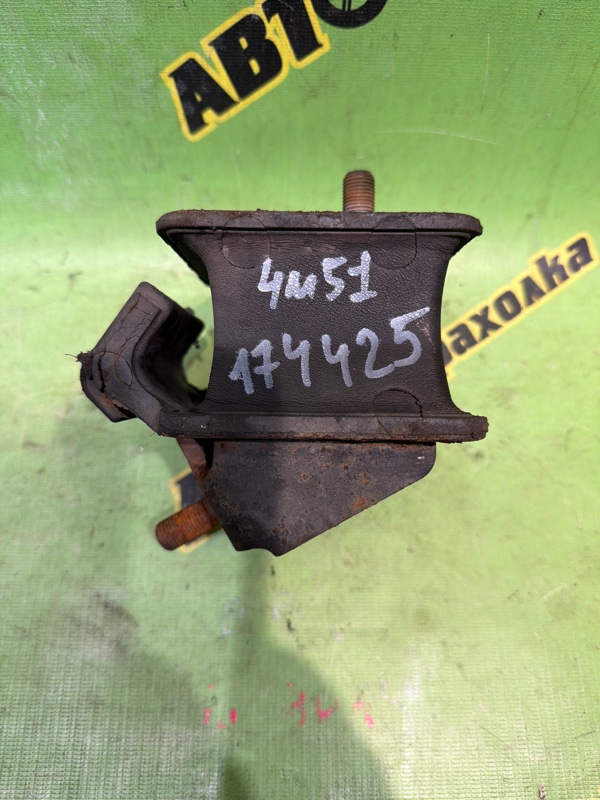 Подушка двигателя MITSUBISHI CANTER FG50EB 4M51 2000 левая (б/у)