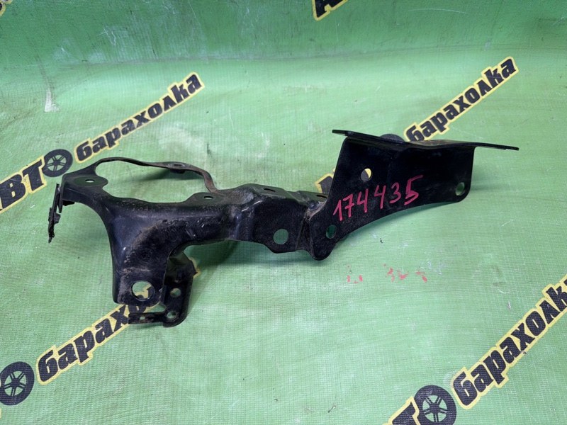 Крепление помпы инвертора TOYOTA PRIUS ZVW30 2ZR-FXE 2012 (б/у)