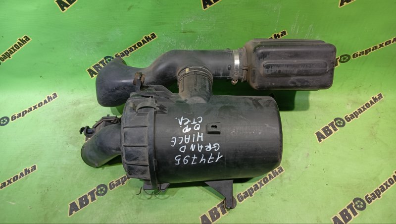 Корпус воздушного фильтра TOYOTA GRAND HIACE VCH16 5VZ-FE 1999 (б/у)