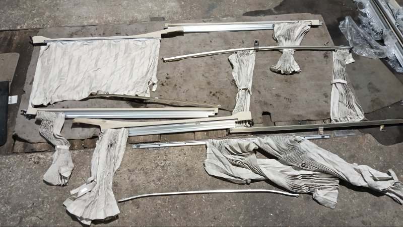 Шторка окна TOYOTA GRAND HIACE VCH16 5VZ-FE 1999 (б/у)