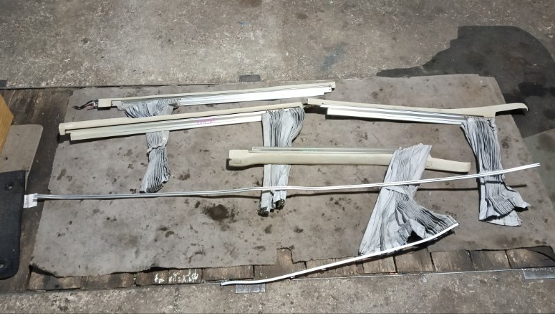 Шторка окна TOYOTA HIACE REGIUS KCH46G 1KZ-TE 1997 (б/у)