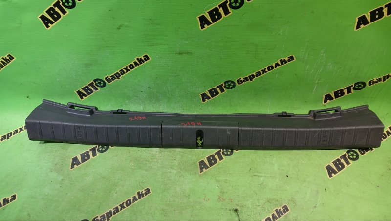 Накладка замка багажника TOYOTA PRIUS NHW20 1NZ-FXE 2006 (б/у)