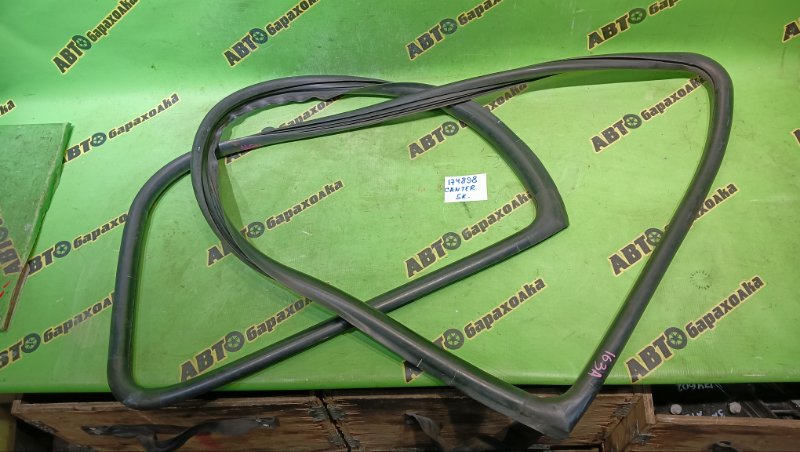 Уплотнительная резинка MITSUBISHI CANTER FG50EB 4M51 2000 (б/у)