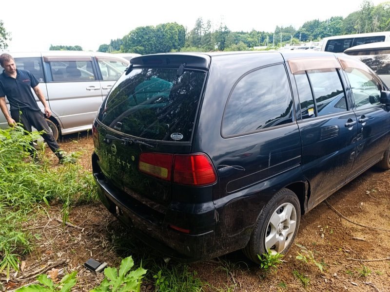 Дверь 5-я NISSAN LIBERTY RM12 QR20(DE) 2002 (б/у)