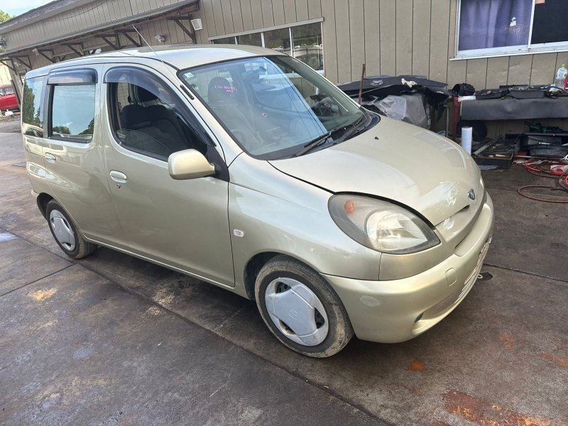 Крыло TOYOTA FUNCARGO NCP20 2NZ-FE 2000 переднее правое (б/у)