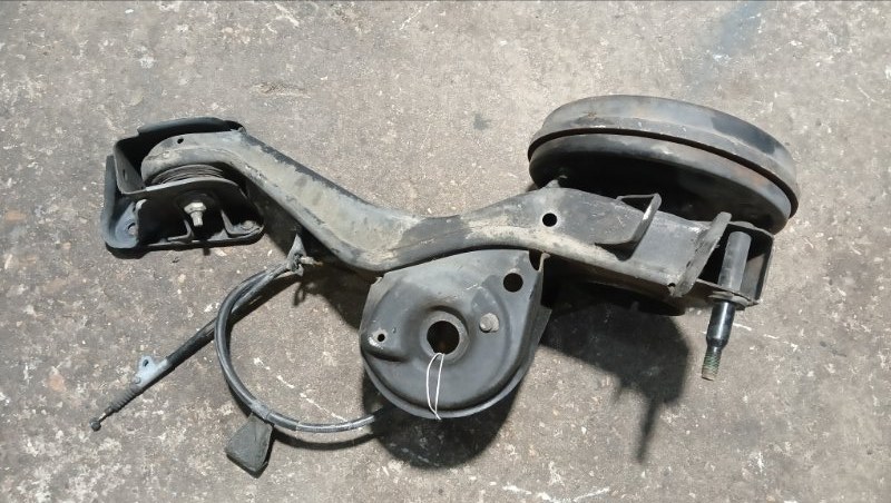 Ступица NISSAN SERENA TC24 QR20(DE) 2004 задняя левая (б/у)