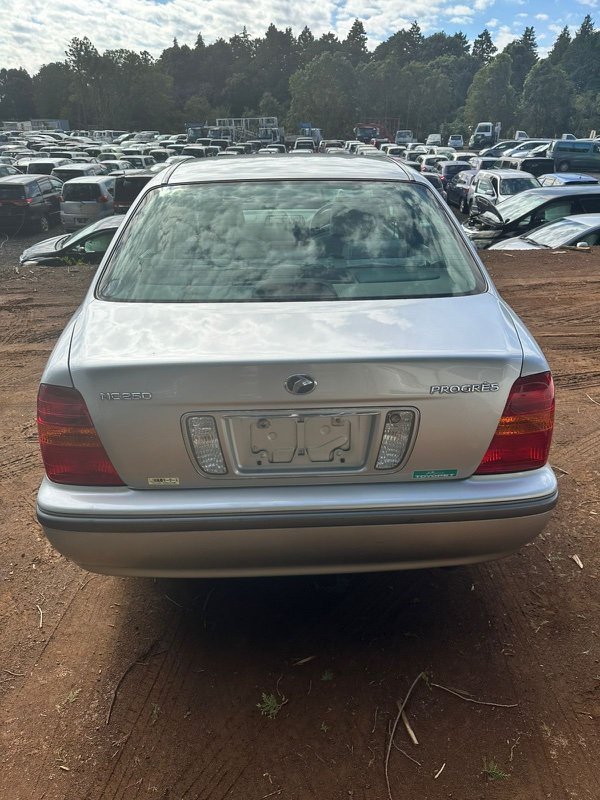 Крышка багажника TOYOTA PROGRES JCG10 1JZ-GE 2000 (б/у)