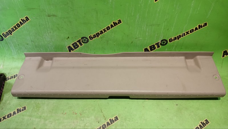 Накладка замка багажника TOYOTA PREMIO ZZT240 1ZZ-FE 2004 (б/у)