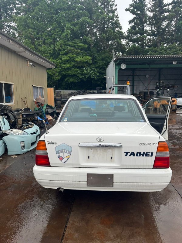 Крышка багажника TOYOTA CROWN COMFORT SXS13 3S-FE 2004 (б/у)