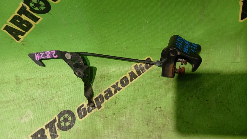 КРЮЧОК КАПОТА TOYOTA PROGRES JCG10 1JZ-GE 2000 (б/у)