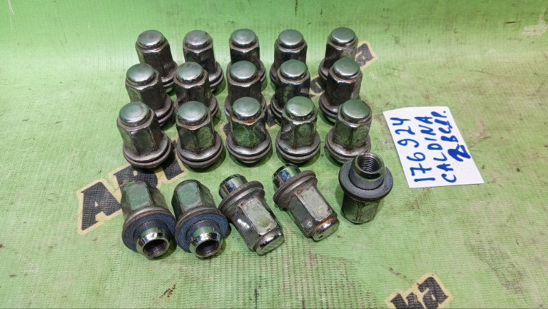 Гайка на колесо TOYOTA CALDINA ST215G 3S-GE 1997 (б/у)