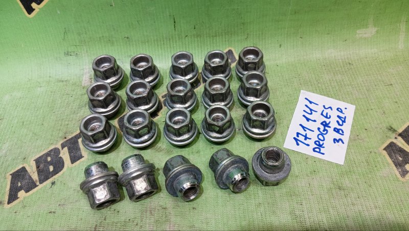 Гайка на колесо TOYOTA PROGRES JCG10 1JZ-GE 2000 (б/у)
