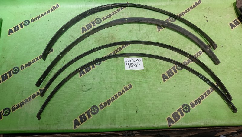 Молдинг на крыло TOYOTA PROGRES JCG10 1JZ-GE 2000 (б/у)
