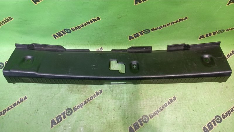 Накладка замка багажника NISSAN PRIMERA TP12 QR20(DE) 2003 (б/у)