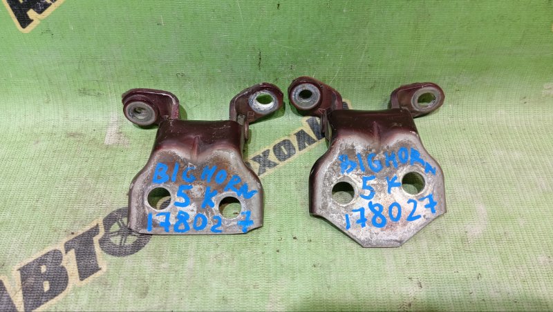 Петля дверная ISUZU BIGHORN UBS26DW 6VE1 2000 передняя правая (б/у)
