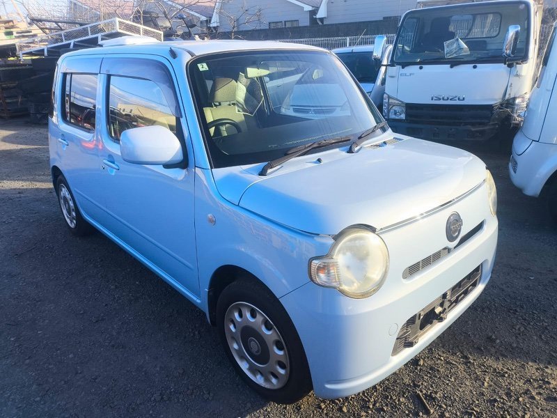 Стекло двери DAIHATSU MIRA COCOA L675S KF-VE 2009 переднее правое (б/у)