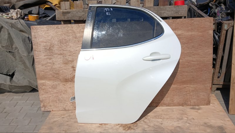 Дверь TOYOTA YARIS MXPH10 M15A - FXE 2020 задняя левая (б/у)