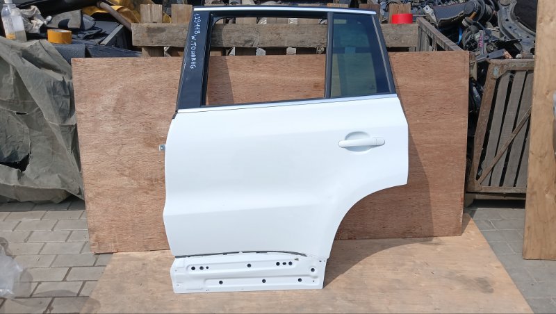 Дверь VOLKSWAGEN TIGUAN 5NCTH задняя левая (б/у)