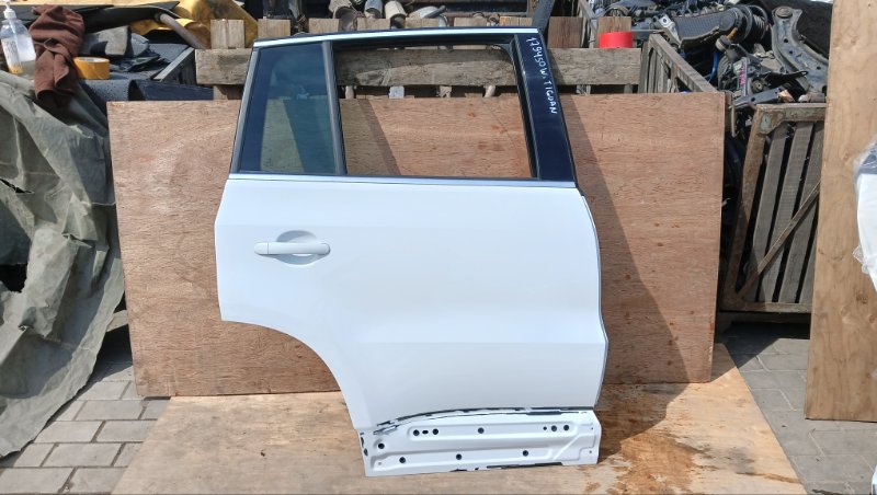 Дверь VOLKSWAGEN TIGUAN 5NCTH задняя правая (б/у)