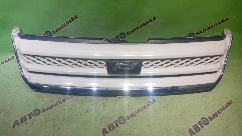 Решетка радиатора TOYOTA NOAH AZR60 (б/у)