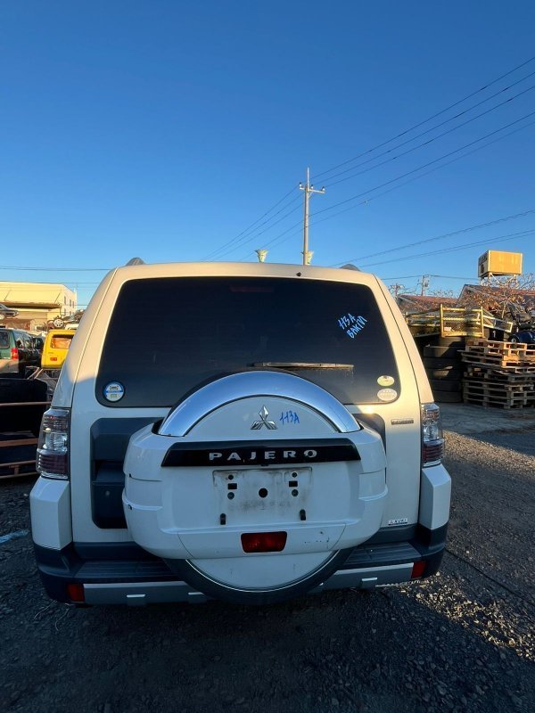 Колпак запасного колеса MITSUBISHI PAJERO V93W 6G72 2008 (б/у)