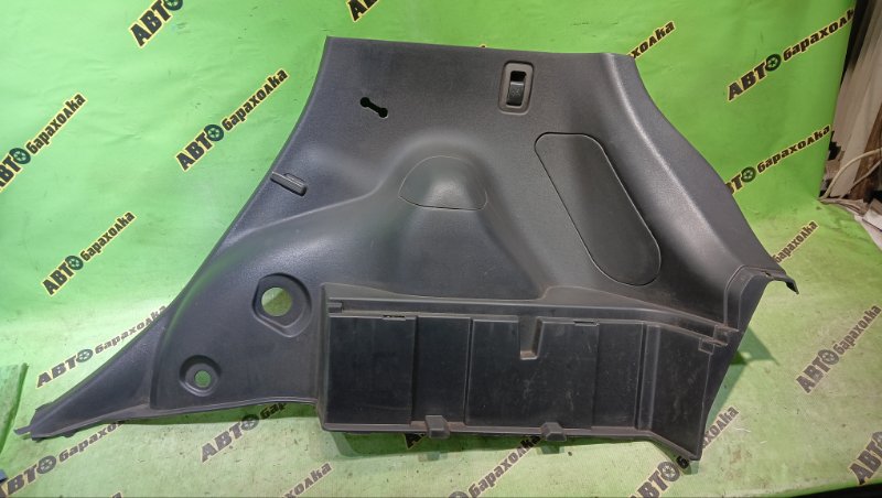 Обшивка багажника TOYOTA IST NCP60 2NZ-FE 2005 правая (б/у)