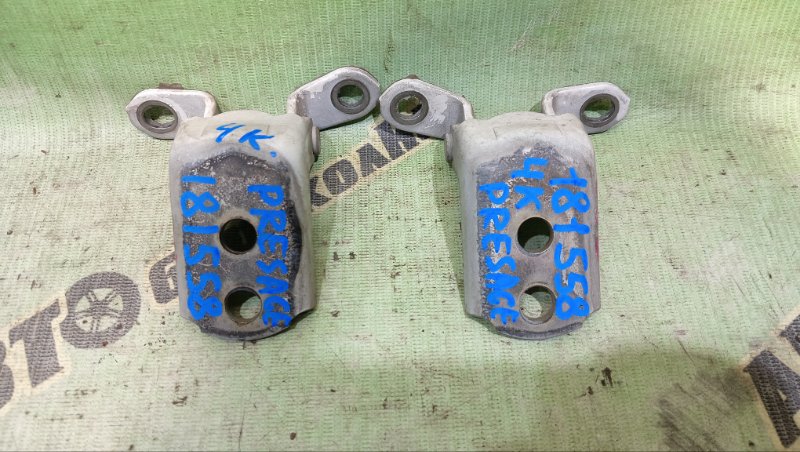 Петля дверная NISSAN PRESAGE U30 KA24(DE) 1999 передняя левая (б/у)