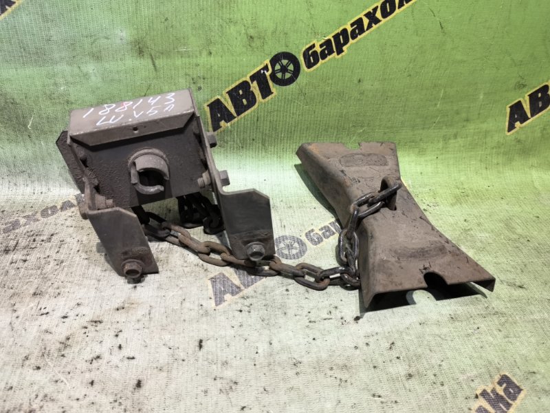 Крепление запаски MITSUBISHI CANTER FB70ABX 4M40 2003 (б/у)