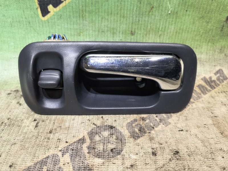 Ручка двери внутренняя HONDA CAPA GA4 D15B 1998 передняя левая (б/у)