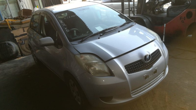 Автомобиль TOYOTA VITZ SCP90 2SZ-FE 2005 года в разбор