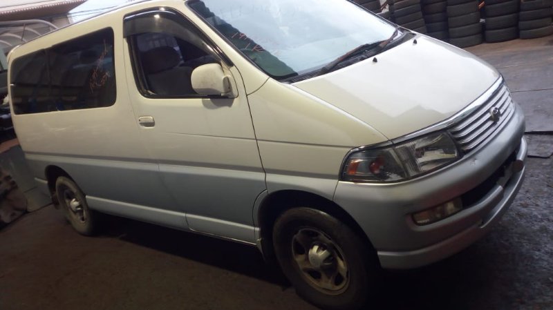 Автомобиль TOYOTA HIACE REGIUS KCH46 1KZ-TE 1999 года в разбор