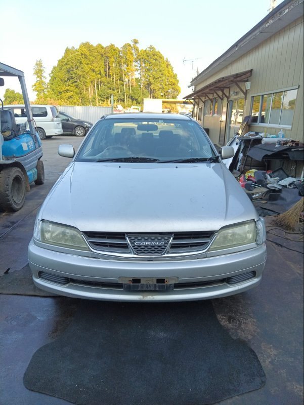 Автомобиль TOYOTA CARINA ST215 3S-FE 2001 года в разбор