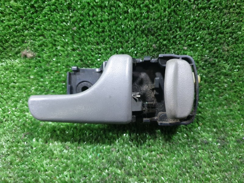 Ручка двери внутренняя Nissan Mistral R20 TD27T 1995 передняя правая (б/у)