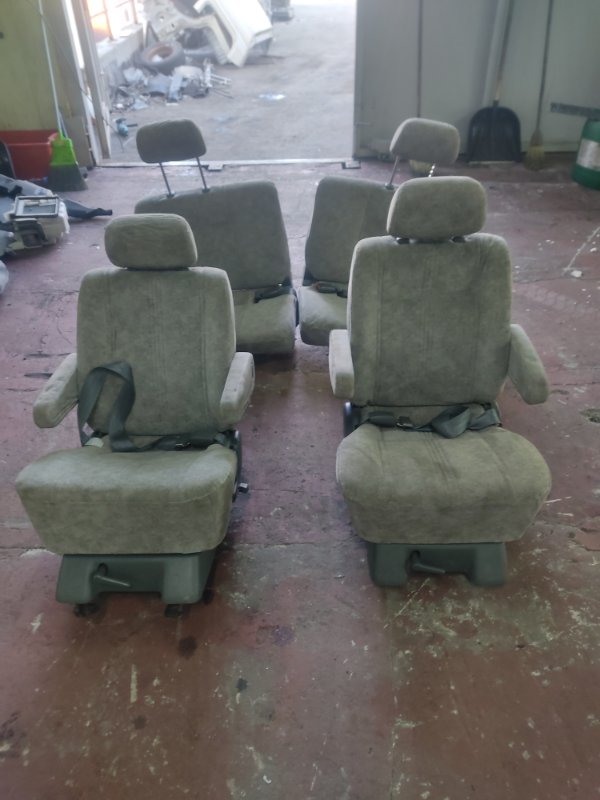 Сидения комплект Toyota Noah SR50 3SFE 2000 (б/у)