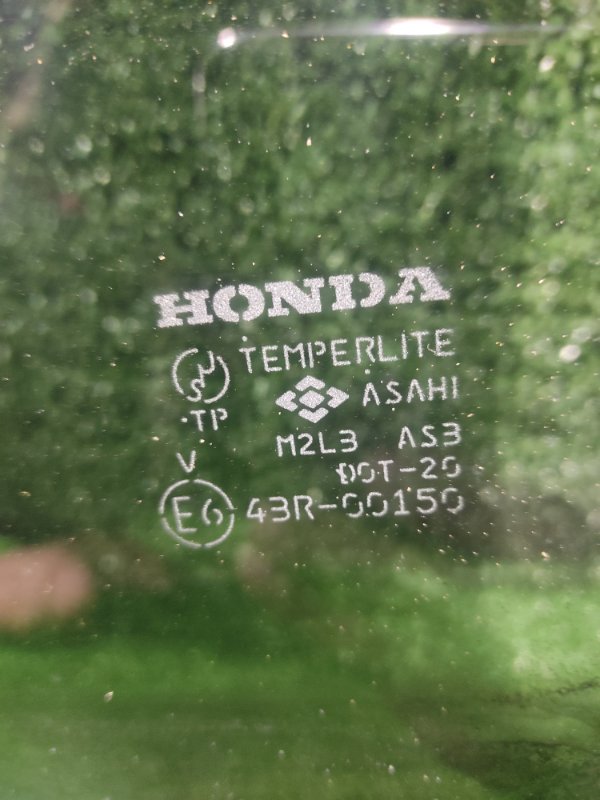 Стекло заднее правое HONDA CR-V RD1 B20B Стекло заднее правое HONDA CR-V RD1 B20B