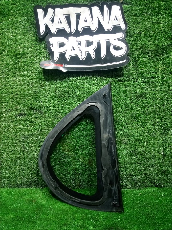 Стекло собачника заднее левое DUET 2001 M100A EJVE