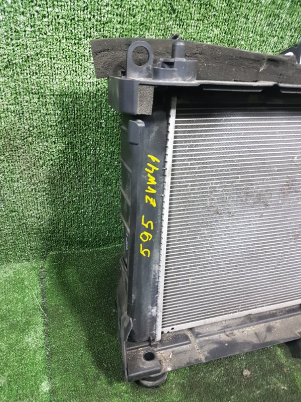 Радиатор основной передний для TOYOTA PRIUS ALPHA ZVW41 2ZRFXE, 16400-37260 2 ракурс Радиатор основной передний для TOYOTA PRIUS ALPHA ZVW41 2ZRFXE, 16400-37260 2 ракурс