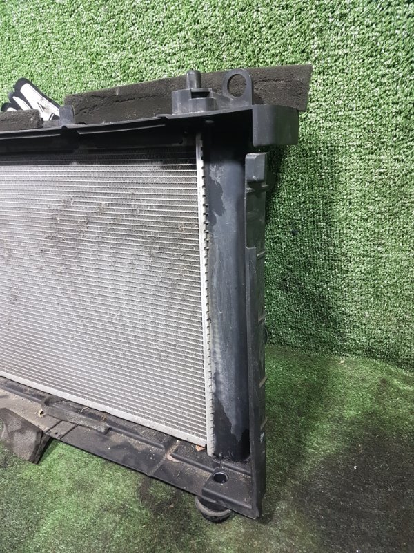 Радиатор основной передний для TOYOTA PRIUS ALPHA ZVW41 2ZRFXE, 16400-37260 3 ракурс Радиатор основной передний для TOYOTA PRIUS ALPHA ZVW41 2ZRFXE, 16400-37260 3 ракурс