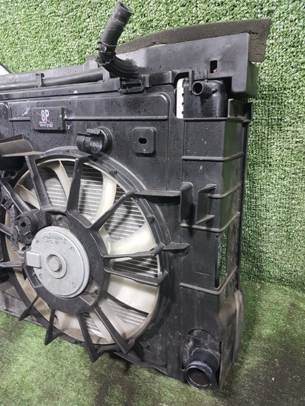 Радиатор основной передний для TOYOTA PRIUS ALPHA ZVW41 2ZRFXE, 16400-37260 6 ракурс Радиатор основной передний для TOYOTA PRIUS ALPHA ZVW41 2ZRFXE, 16400-37260 6 ракурс