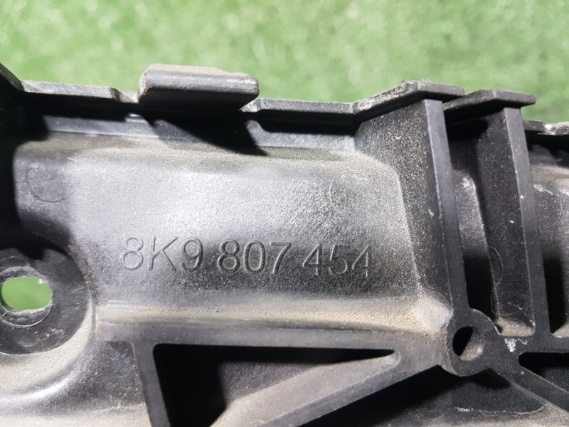 Крепление бампера заднее правое A4 2009 8K5 CDHB