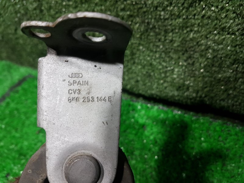 Подушка глушителя AUDI A4 8K5 CDHB Подушка глушителя AUDI A4 8K5 CDHB