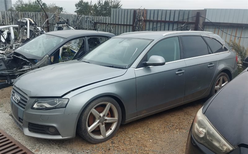 Кронштейн двигателя правый A4 2009 8K5 CDHB