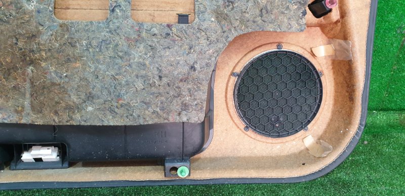 Обшивка двери передняя правая HARRIER ACU10 2AZFE