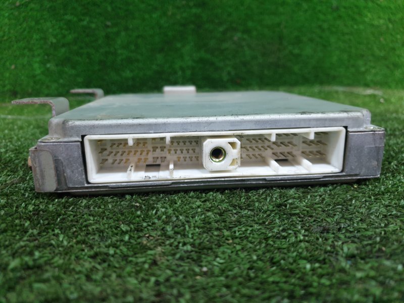 Блок управления efi CARAVAN 1997 ARMGE24 TD27TI Блок управления efi CARAVAN 1997 ARMGE24 TD27TI