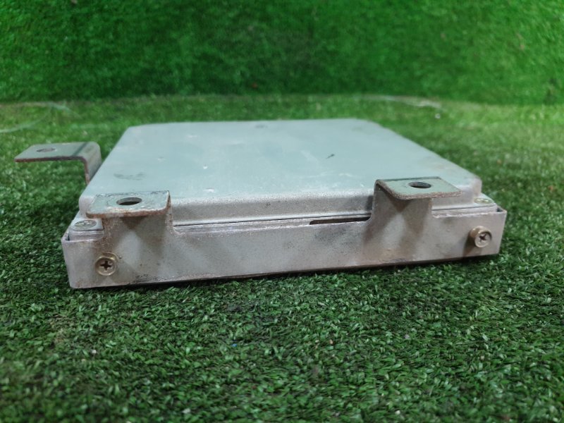 Блок управления efi CARAVAN 1997 ARMGE24 TD27TI Блок управления efi CARAVAN 1997 ARMGE24 TD27TI