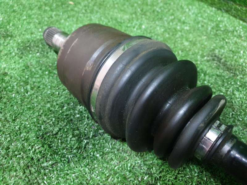 Привод передний правый NISSAN R'NESSA PNN30 KA24DE